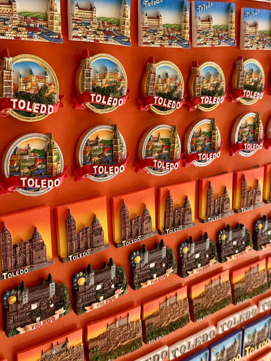 Imanes de Toledo en la tienda de Horno de los Bizcochos