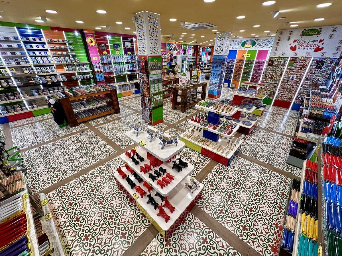 Rincón de la tienda de Artesanías Medina en Placentines 23, Sevilla