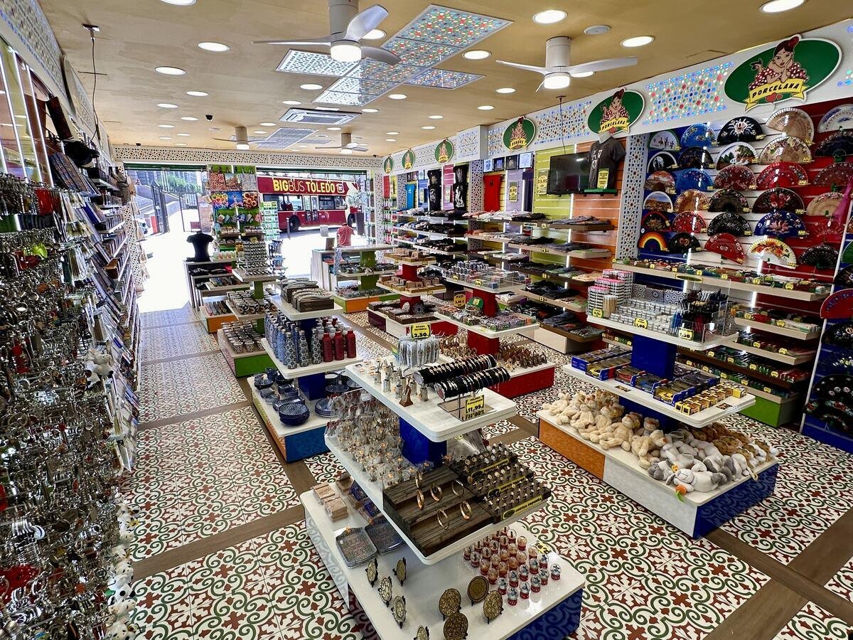 Rincón de la tienda de Artesanías Medina en Horno de los Bizcochos 3, Toledo
