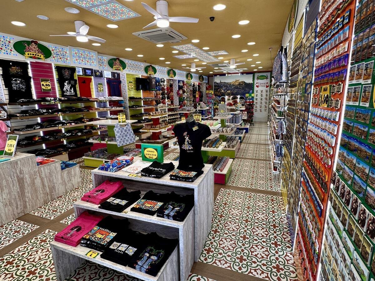 Rincón de la tienda de Artesanías Medina en Horno de los Bizcochos 3, Toledo